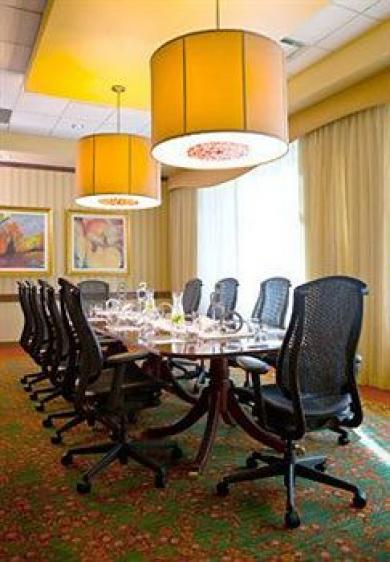 Wyndham Grand Downtown 4*