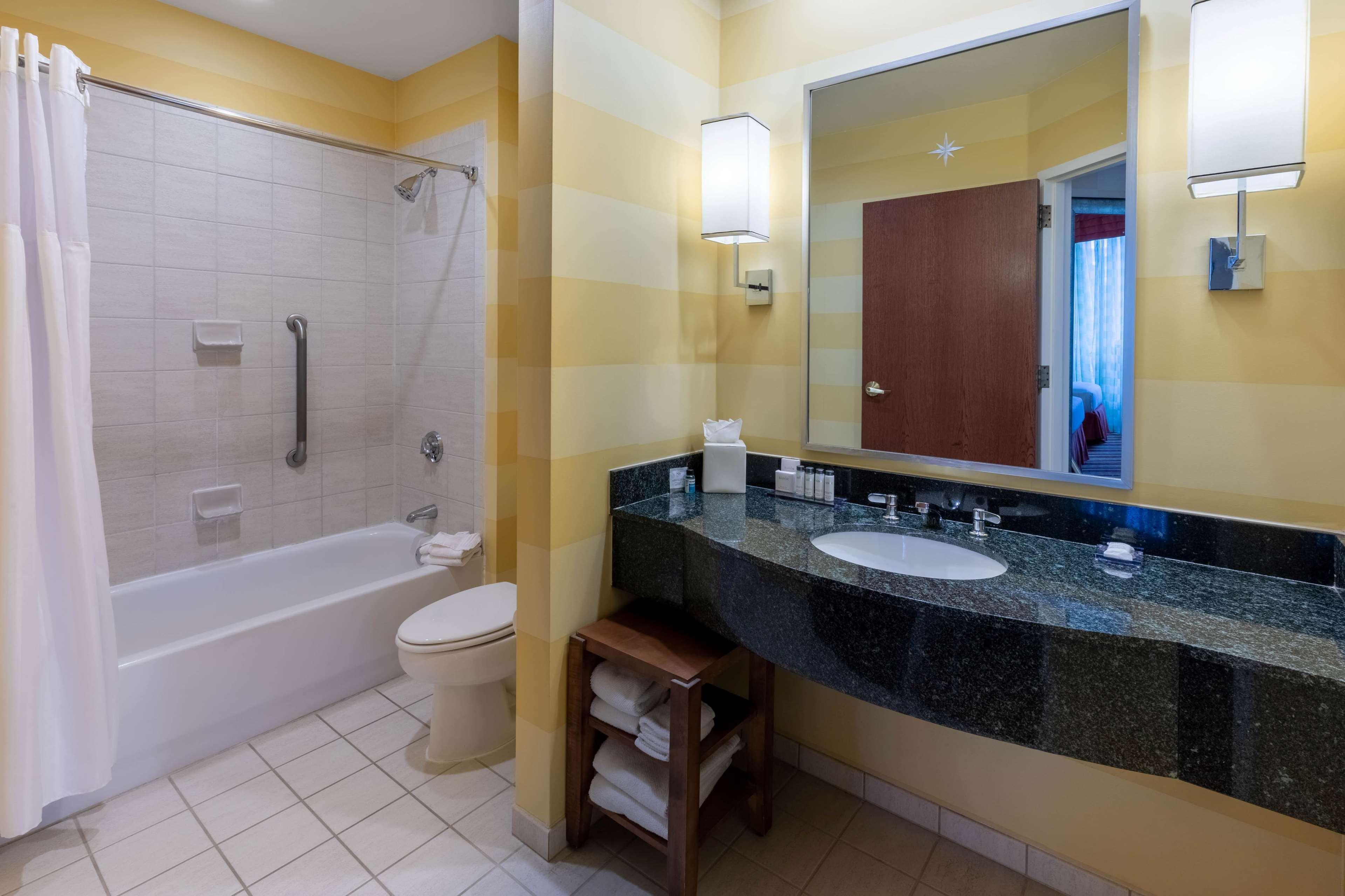 Wyndham Grand Downtown Hotel 4*