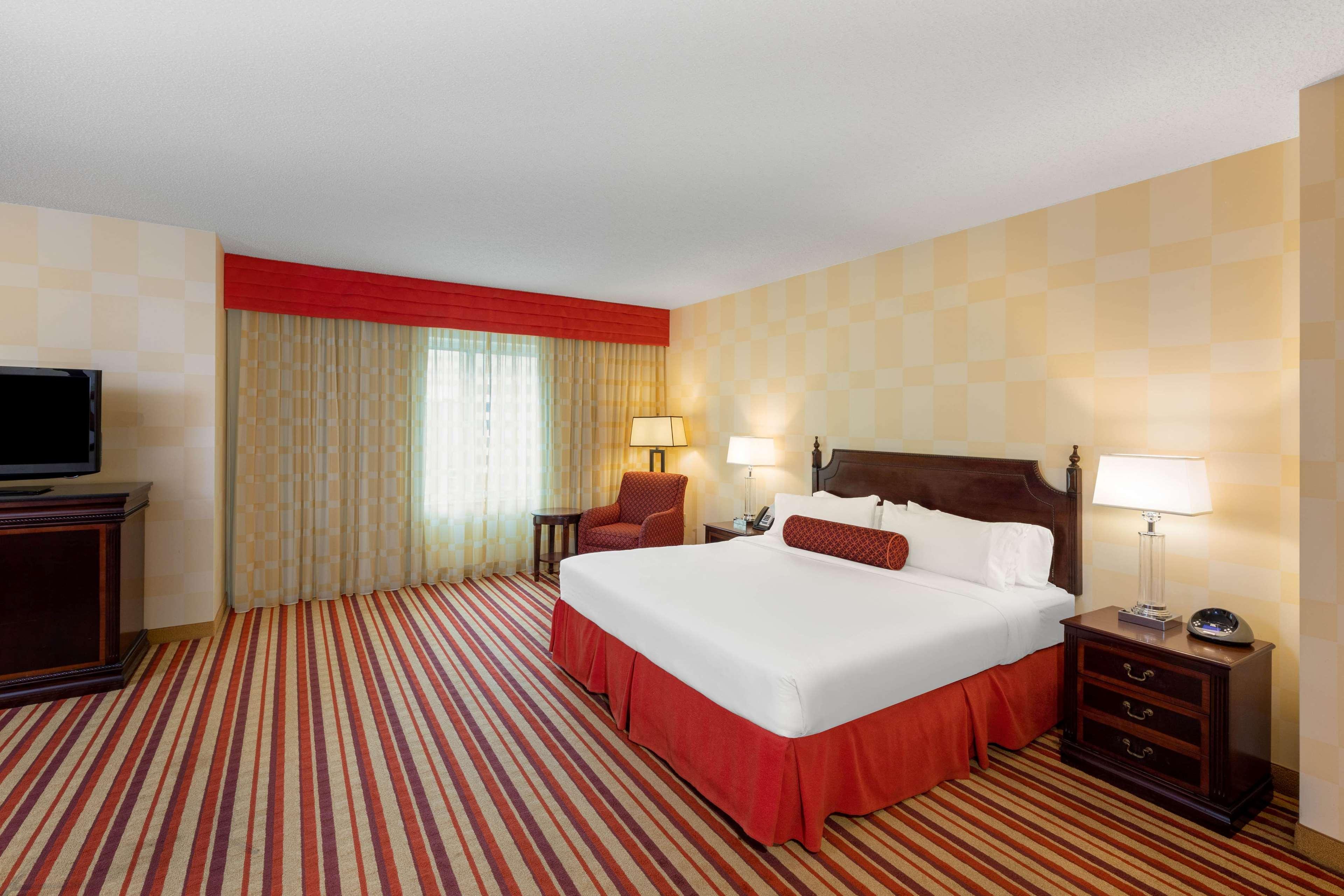 Wyndham Grand Downtown Hotel