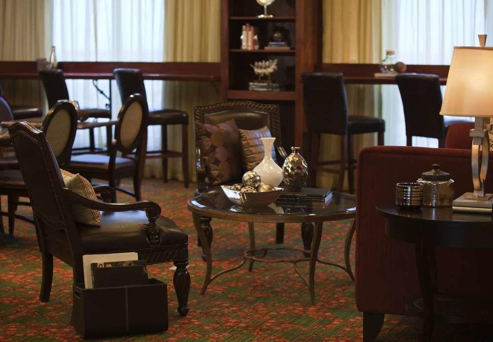 Wyndham Grand Downtown Hotel 4*